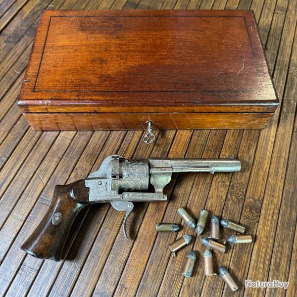 SUPERBE REVOLVER DE LUXE  E. LEFAUCHEUX PARIS EN COFFRET BO�TE DE 50 MUNITIONS