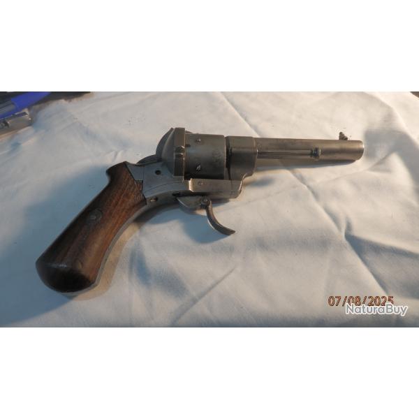 VENDS REVOLVER A BROCHE LE FAUCHEU PARIS
