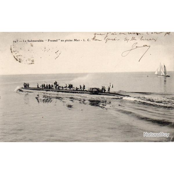 CPA - Marine de Guerre - Le Submersible " Fresnel " en pleine Mer  N�3999