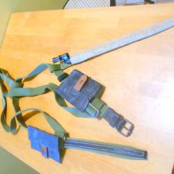 brelage URSS modele 35 , ceinturon et brelage et foureau en repro , baionnette et pochettes WW2