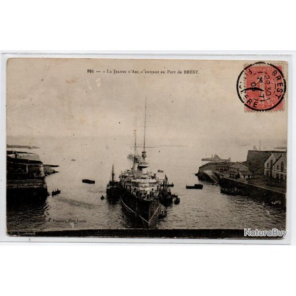 CPA- Marine Militaire - "La  JEANNE DARC " entrant au Port de BREST  N�4001