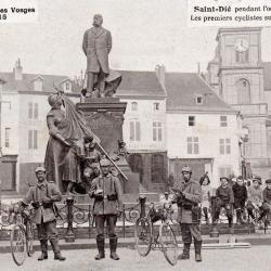 GUERRE VOSGES 1914-15 - ST DIE PENDANT L'OCCUPATION ALLEMANDE CYCLISTES N&deg;4022
