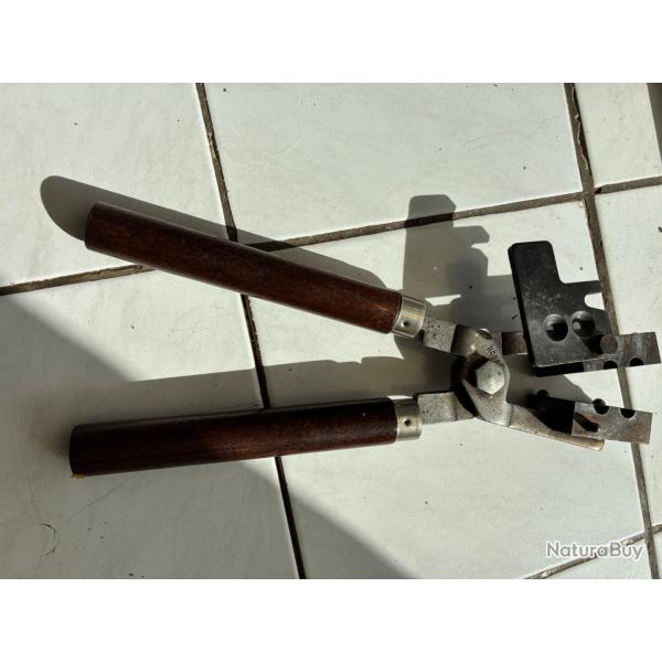 Vend moule  ogives RCBS swc9,06 mm (38,357) avec pince rcbs bon fonctionnement