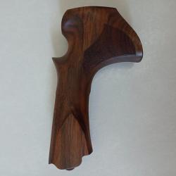 Poign&eacute;e droite ergonomique.