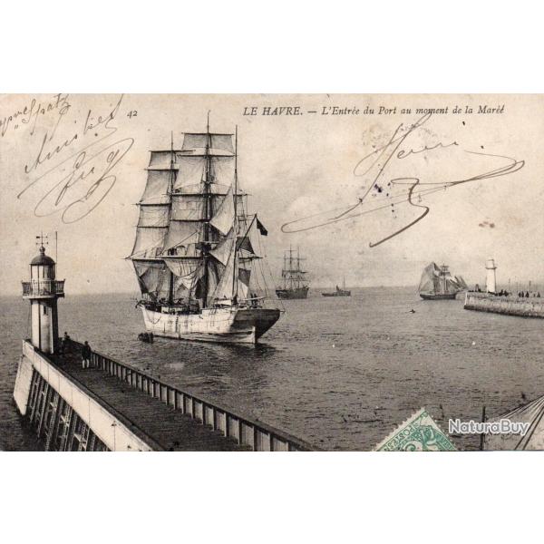 CPA- Marine  - LE HAVRE - LEntree du Port au moment de la Maree N�4032