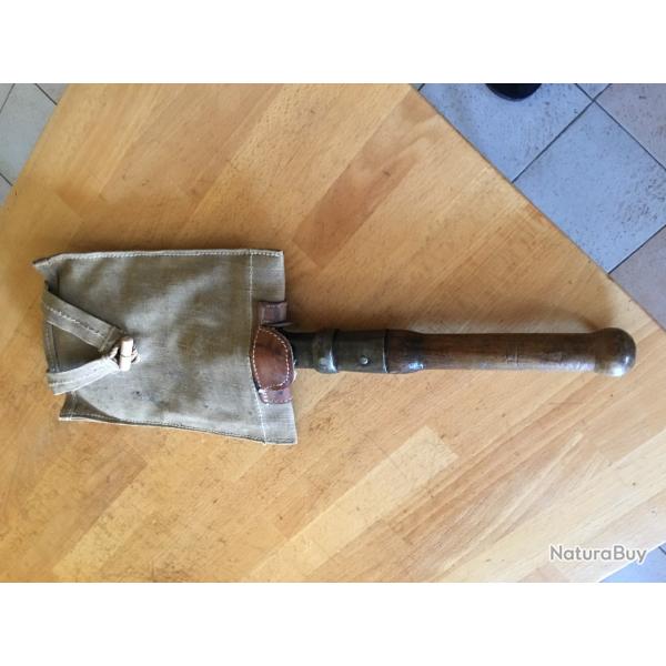 pelle urss avec sacoche , annes 60 / 70