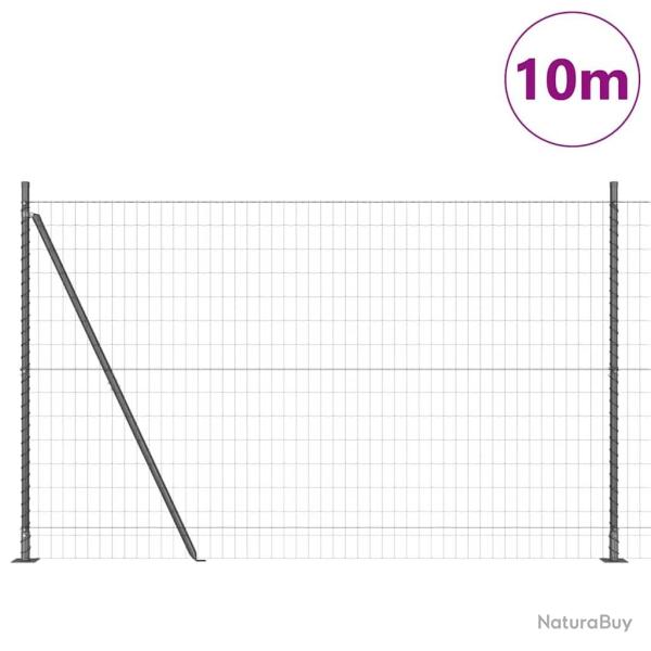 Cl�ture Euro avec 7 poteaux � fl�che 1,4x10 m en acier galvanis�.