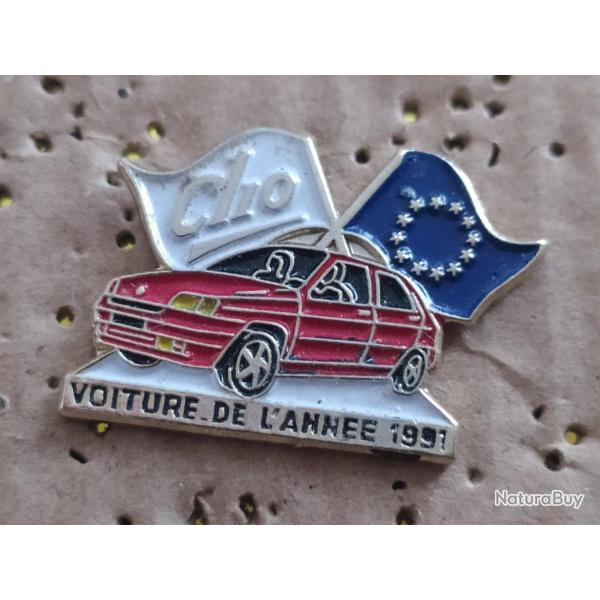 PINS VOITURE MARQUE RENAULT MODELE CLIO VOITURE DE L ANNEE 1991