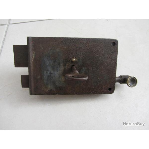 Serrure � tirette avec cl� fin 19e si�cle