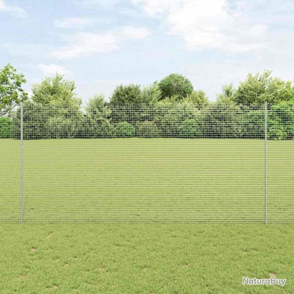Cl�ture en fil soud� avec 22 poteaux en U argent�s 1,5x25 m en acier