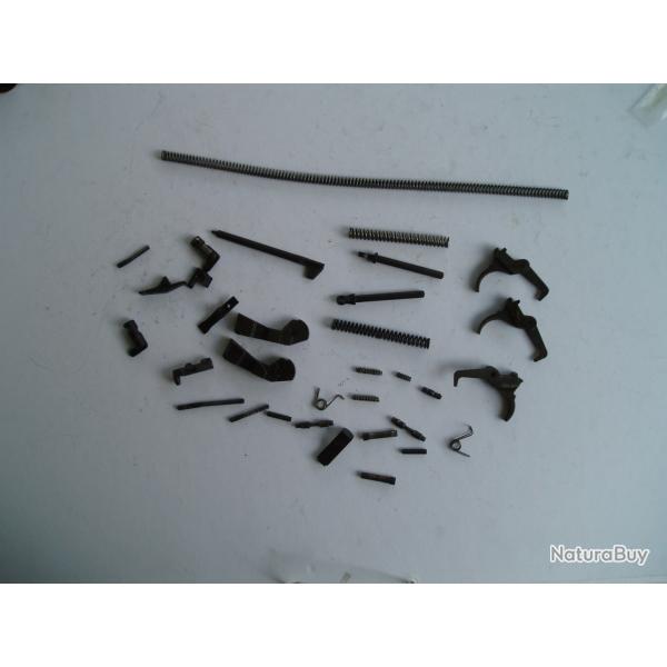 LOT DE 33 PIECES DETACHEES NEUVES POUR CARABINE M1