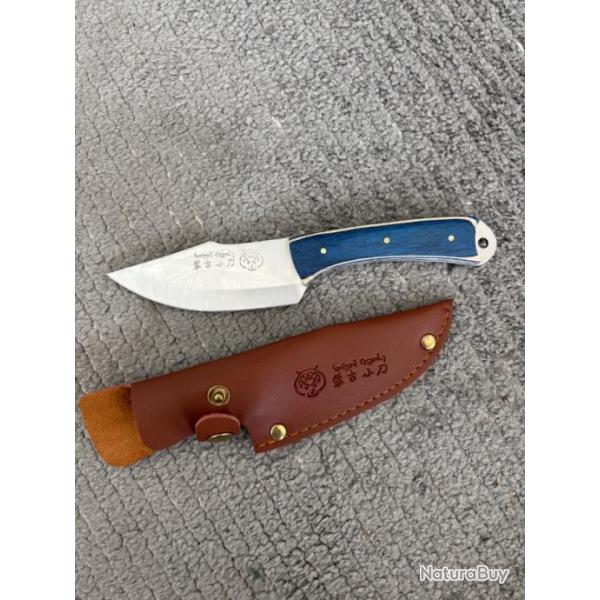 Couteau avec tui neuf !