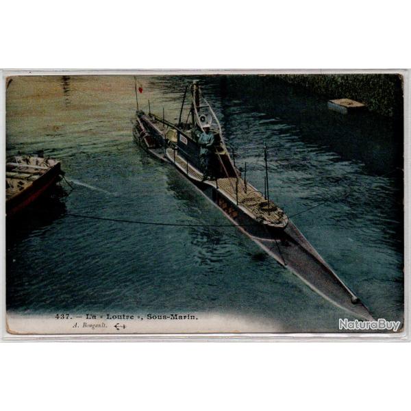 CPA - MARINE DE GUERRE - La " Loutre  "  Sous - Marin N�1077