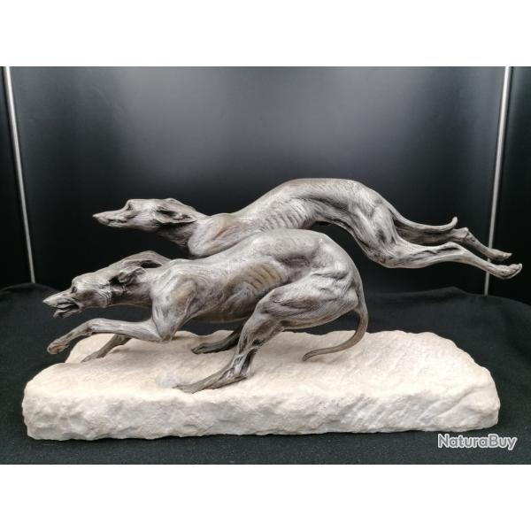 Sculpture en bronze Thomas Cartier "Couple de L�vriers"