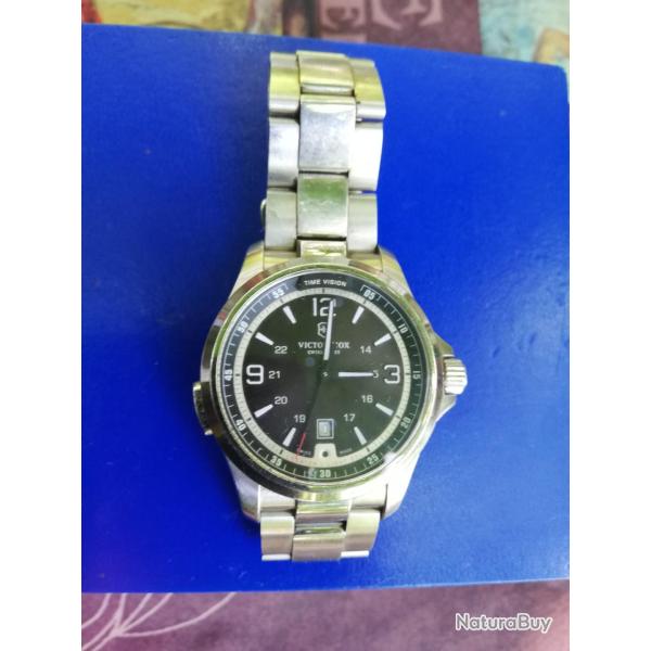MONTRE VICTORINOX SWISS ARMY WATER-RESISTANT NIGHT-TIME VISION