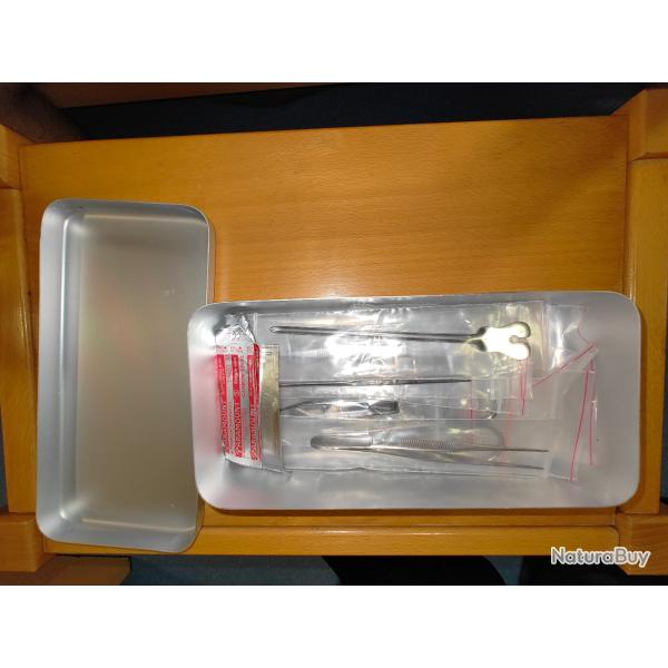 Instrument de chirurgie mineur.