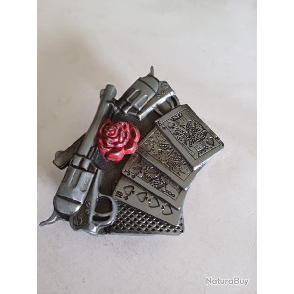 Boucle de ceinture  western pistolets et roses