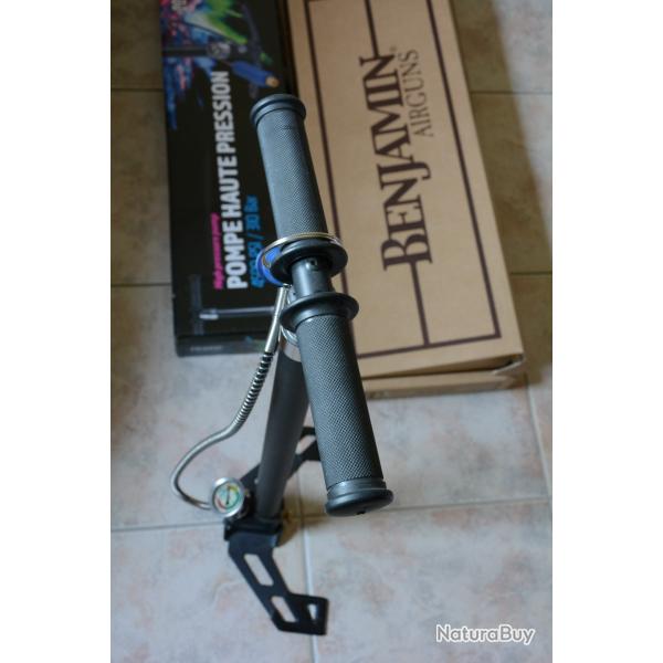 Benjamin AKELA    19. 9 joules  AVEC la  POMPE