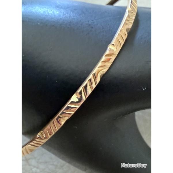 Jonc en or martel� 14 carats - 20 cm - 9,79 g - bracelet