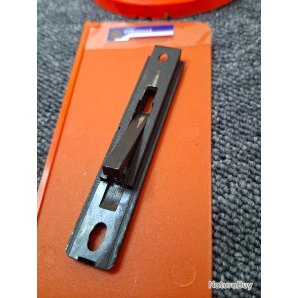 BAIKAL IJ18 - Pice - Plaque de recouvrement (1)