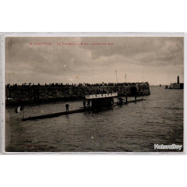 CPA -Marine de Guerre -  Le Sous-Marins " Rubis "sortant du Port  N�1148