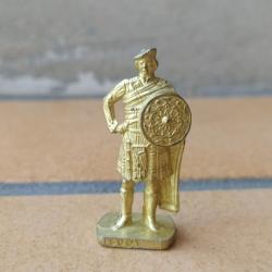 FIGURINE KINDER METAL ECOSSAIS SCOOT  METALFIGUR