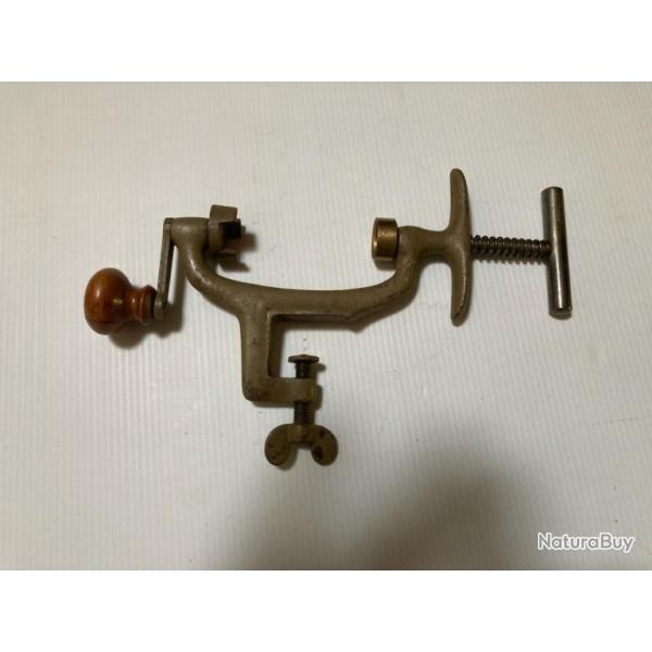 SERTISSEUR  A POUSSOIR CAL16 N�142