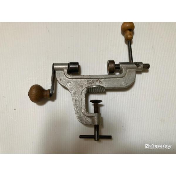 SERTISSEUR  MARQUE SAFA CAL 14  N�150