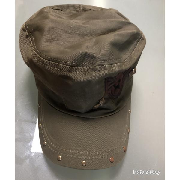 casquette vert kaki a clous neuve