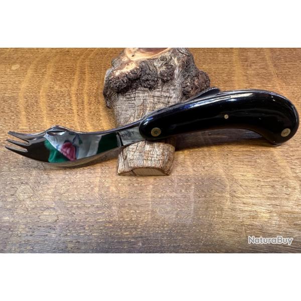 couteau de manchot noir