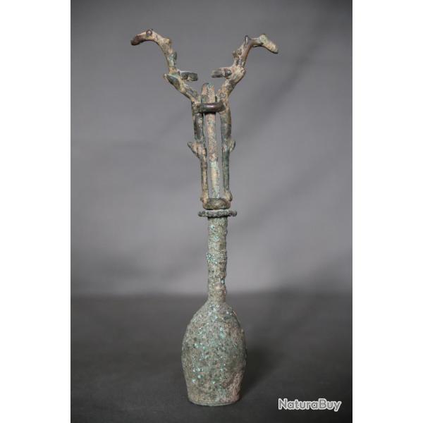 Idole fun�raire repr�sentant deux bouquetins (ibex) - Luristan (louristan), 1100-700 avant JC