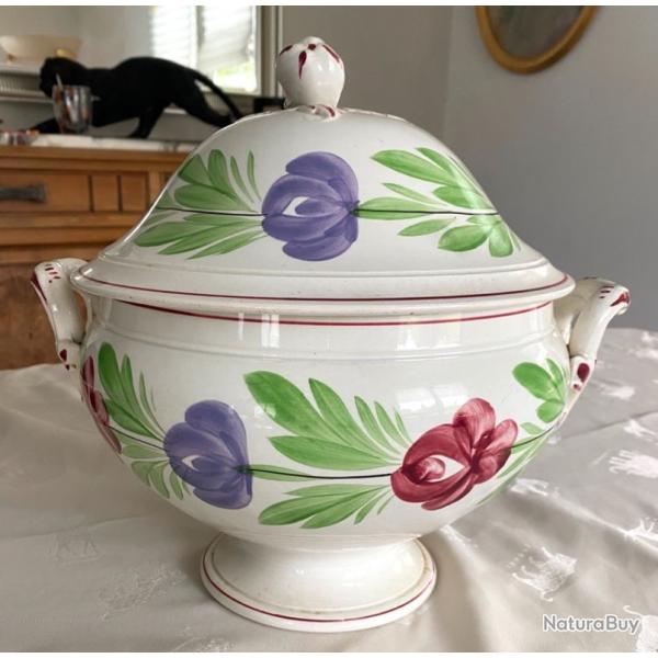 Soupi�re d�cor Fleurs Fa�encerie de Sarreguemines France 1875 - 1900