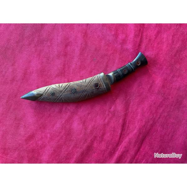 Mini kukri avec son tui en bois, pas de prix de rserve