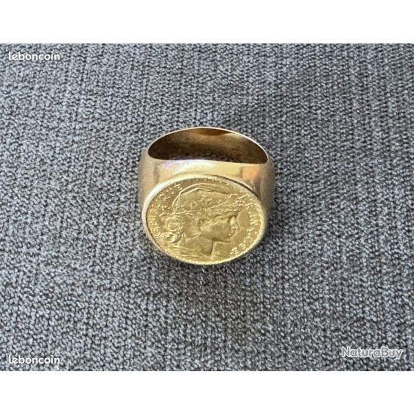Ancienne chevali�re en or massif 18 carats avec pi�ce 20 francs Marianne - bague homme - t.66