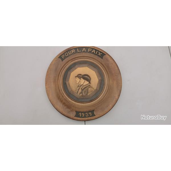 D�coration sculpture sur bois pour la paix 1939