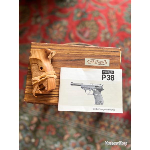 Walther P38 - Plaquettes en bois et bo�te d'origine