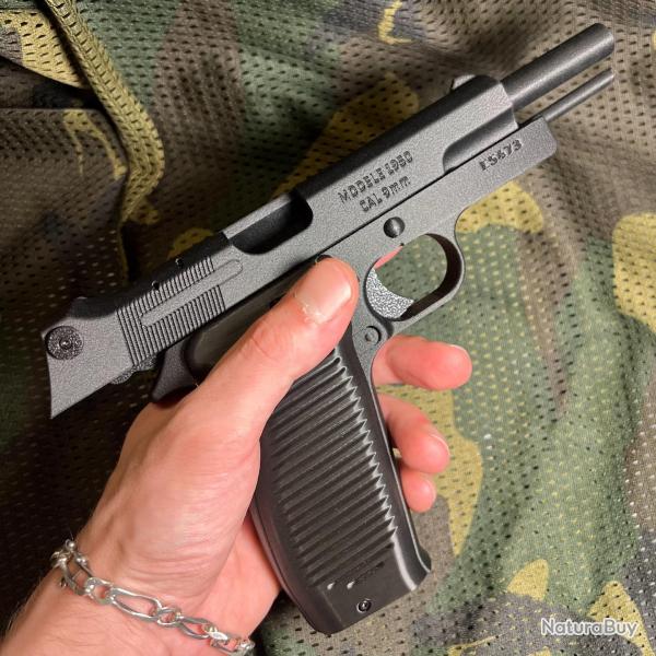 Reproduction factice du MAC50 (version noir)