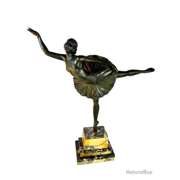 Sculture art d�co danseuse en robe pliss�e par Colinet