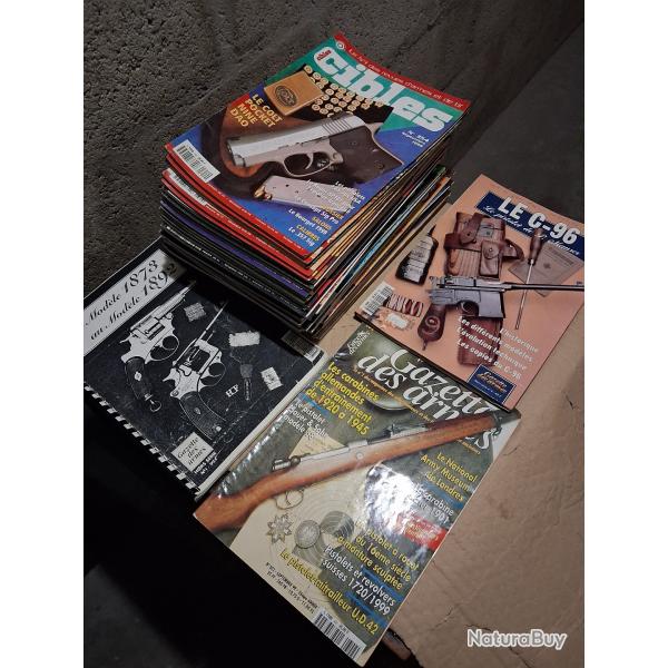 Lot de 30 numros de la revue CIBLES + divers ouvrages militaria.