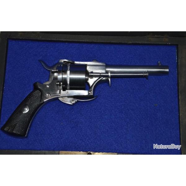 REVOLVER A BROCHE MEYERS CALIBRE 9 mm EN COFFRET-EPOQUE NAPOLEON III-SECOND EMPIRE-1870