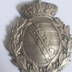 Casque &agrave; pointe blason central de plaque