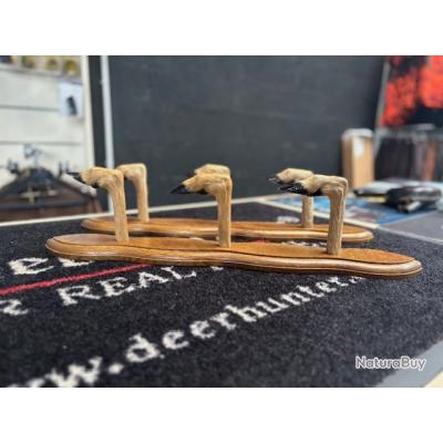 Porte Fusil De Chasse Avec Décor Chevreuil Et Pattes De Sanglier – Support Mural (occasion)