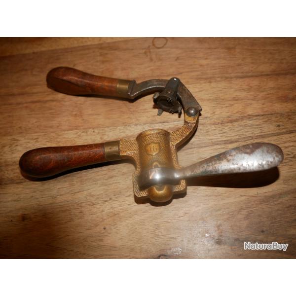 Sertisseur � main ancien calibre 16 corps en laiton