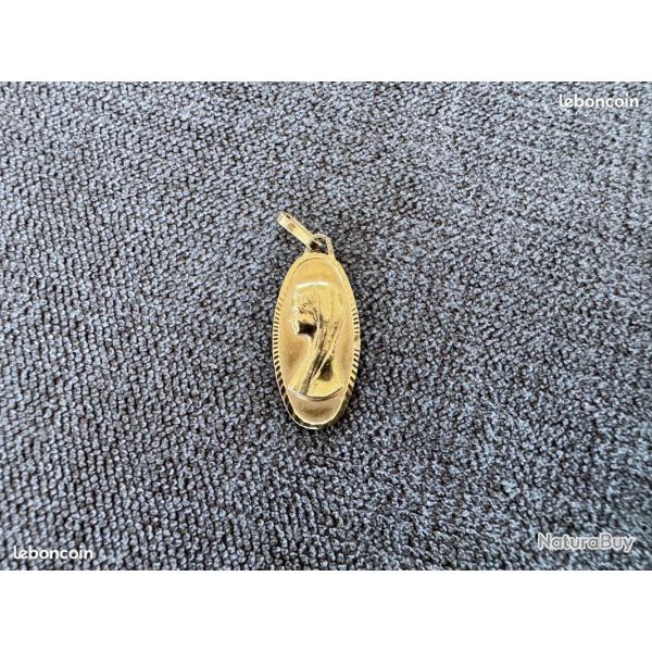 M�daille or massif 18 carats - Marie - catholique - Chr�tien - pendentif