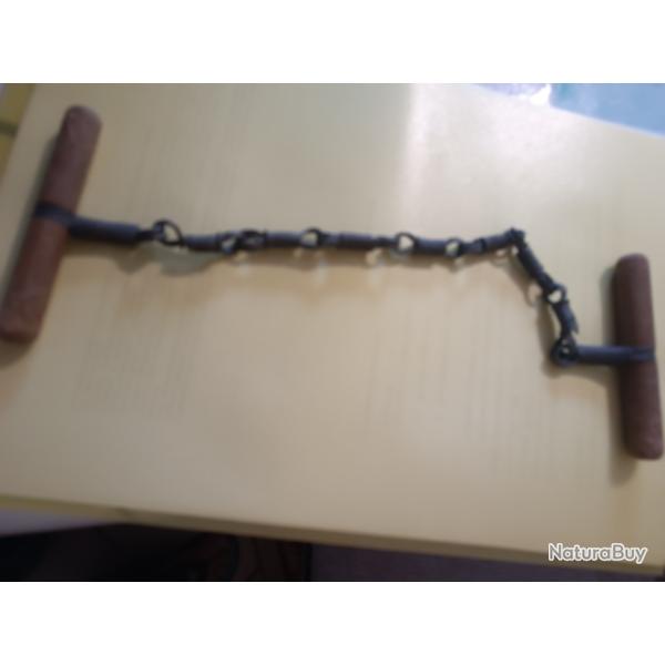 Ancienne menottes � main