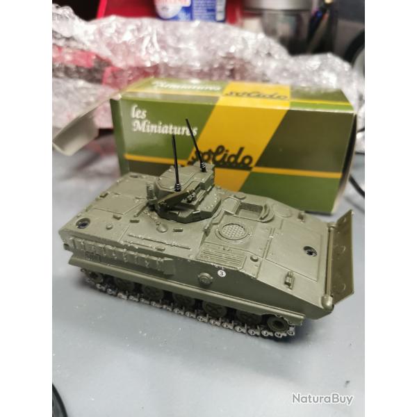 Char  AMX 10P 44 du 3.78.avec bo�te. parfait �tat.1/50eme. Solido. Complet.Observation d'artillerie.