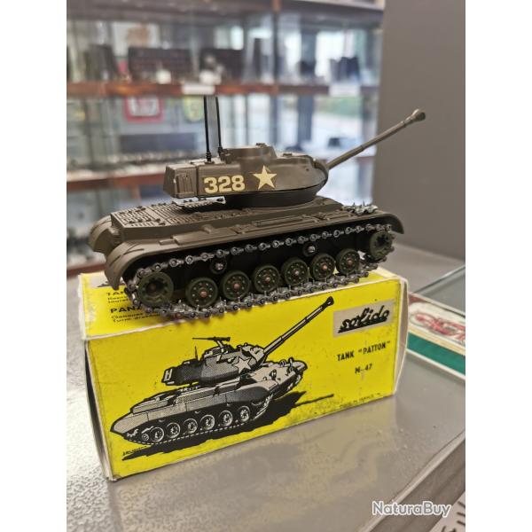 Solido char patton M47 complet avec bo�te et antenne. En m�tal.