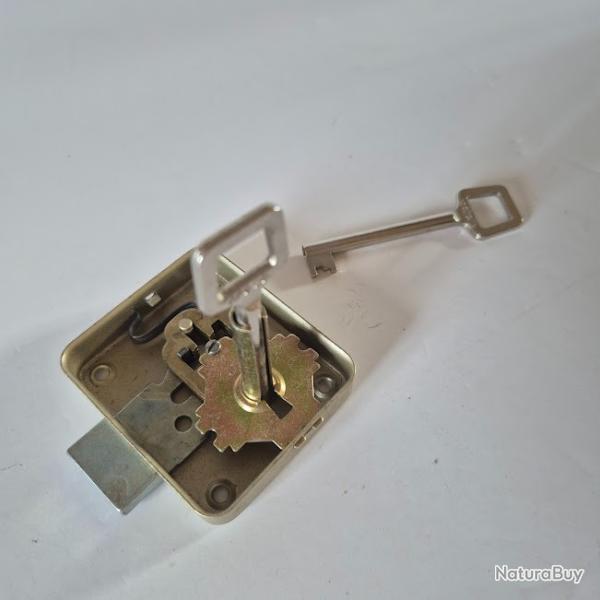 Serrure d'armoire vachette, s�curit� 3, gorges 224 et 2 cl�s