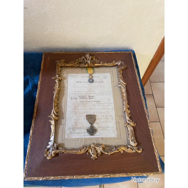 Tableau m�dailles militaires, dipl�me mort pour la France