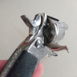 vends tres beau revolver bulldog  de luxe en cal 320  poudre noir prix en baisse